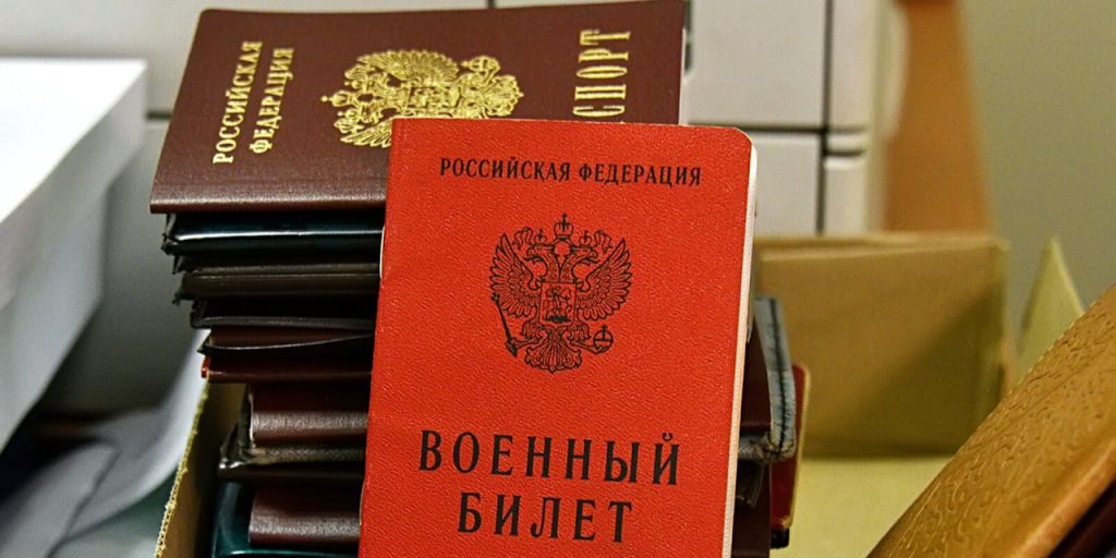 Будущие контрактники рассказали о повлиявшем на их решение примере друзей